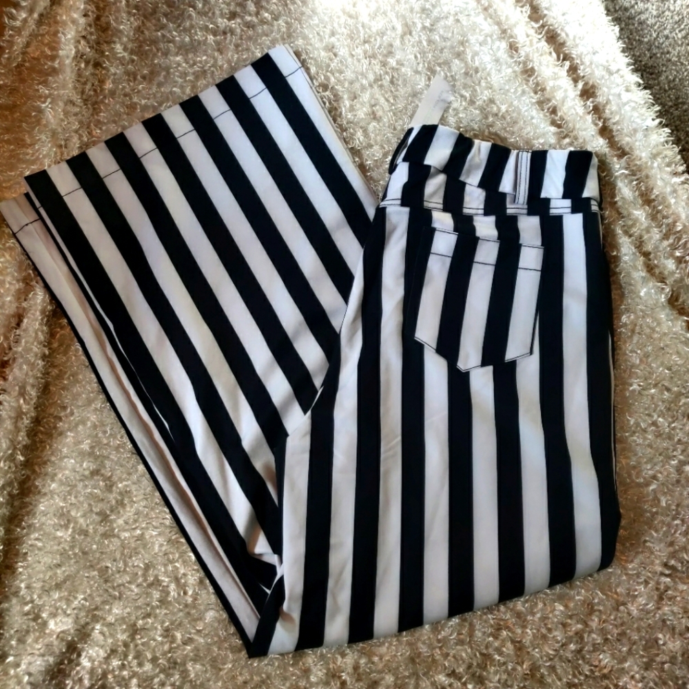 Black & White Vertical Stripe Wide-Leg Pants